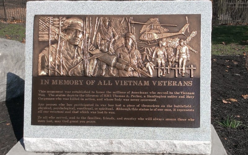 Memorial & Commemorative Plaques - Bronze & Metal Dedication Signs