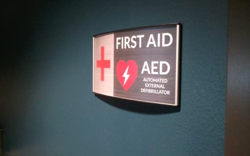 curved-wall-sign-first-aid-hospital.jpg