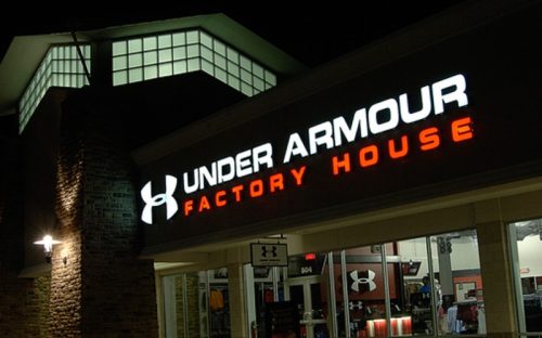 lighted-channel-letters-outside-building-under-armour.jpg